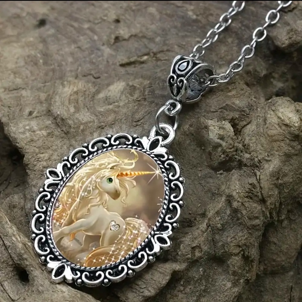 Unicorn Pendant Necklace Silver Tone 19” inches long, New